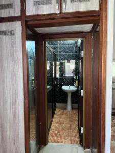 Ένα μπάνιο στο Round house beach apartment