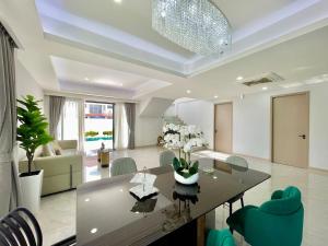 Χώρος καθιστικού στο 5 Bed C25 - 2