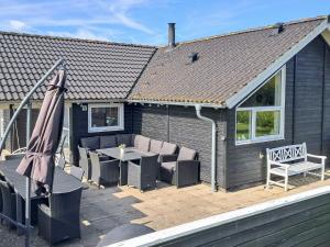 El edificio en el que está la casa vacacional