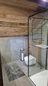 Koupelna v ubytování Relaks Nad Potokiem + 10 fotografií