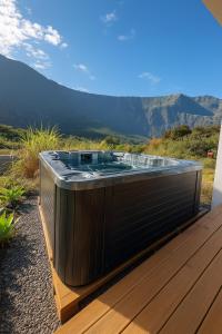 Nespecifikovaný výhled na hory nebo výhled na hory při pohledu z vily + 8 fotografií