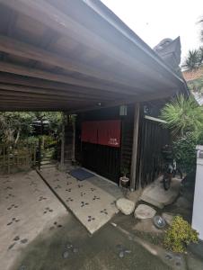 Bangunan di mana terletaknya rumah percutian