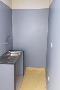 Φωτογραφία από το άλμπουμ του Cozy II Studio with AC and kitchen σε Abomey-Calavi