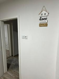 Πιστοποιητικό, βραβείο, πινακίδα ή έγγραφο που προβάλλεται στο Adi apartment +2 φωτογραφίες