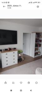 TV a/nebo společenská místnost v ubytování Nina apartman