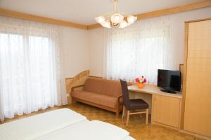 Telewizja i/lub zestaw kina domowego w obiekcie Hotel Restaurant Thadeushof