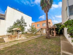 En have udenfor Garage Privé Clim Jardin & Barbecue Narbonne