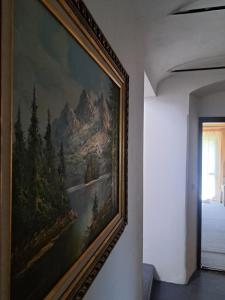 Nespecifikovaný výhled na hory nebo výhled na hory při pohledu z prázdninového domu