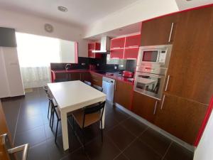 Η κουζίνα ή μικρή κουζίνα στο SwordFish Heart of Town +5 φωτογραφίες