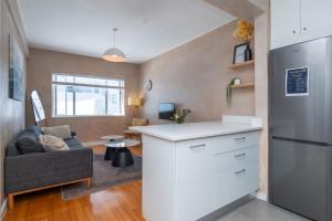 Кухня или мини-кухня в Stylish Seaside living at Bay Point
