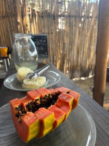 Jídlo v hostelu nebo okolí