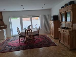 Η κουζίνα ή μικρή κουζίνα στο Ferienhaus Ottilie +8 φωτογραφίες