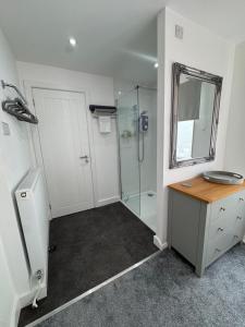 Foto sihtkohas Ferring asuva majutusasutuse Ocean Cottage, Ferring - seaside cottage moments from the beach and Bluebird cafe galeriist +36 fotot