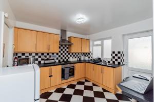 Køkken eller tekøkken på The Oak 3 Bedroom House + 12 billeder