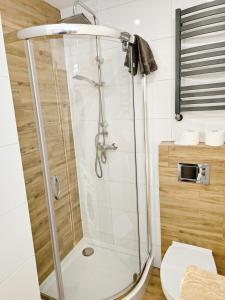 Ένα μπάνιο στο Apartament Antoni