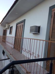 圣加布里埃尔Não possui的阳台配有空调。