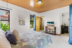 Ένα ή περισσότερα κρεβάτια σε δωμάτιο στο Tropical Oasis with Casita — Minutes to Tamarindo +21 φωτογραφίες
