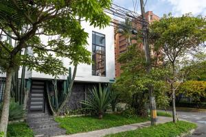 Taman di luar Casa Cubo Marsella