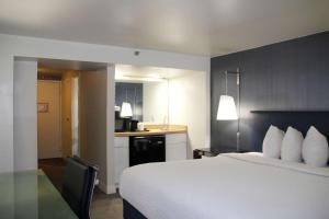 Фотография из галереи Comfort Inn & Suites Baltimore Inner Harbor в Балтиморе +44 фотографии