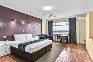 Ένα ή περισσότερα κρεβάτια σε δωμάτιο στο Comfort Inn Robe