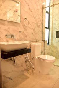 Ένα μπάνιο στο Urban Nest Apartment +6 φωτογραφίες