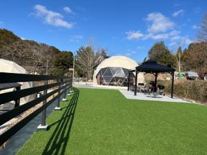 Taman di luar Glamping x Kominka MASAZUMI Tei -and- GLAMPING&BBQ VILLAGE Takibi Terrace - Vacation STAY 97092v