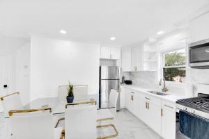 Gallery image of Luxury 5 BR 2BA Apt NYC Sleeps 16 with Free Parking! in Yonkers