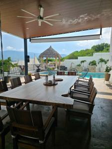 Foto dalla galleria di The White House has everything a Chantepec