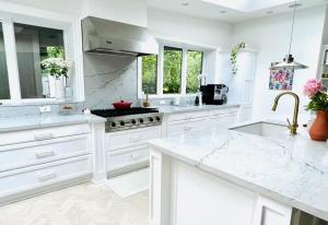 Gallery image of Mid-century private retreat in Mississauga