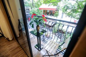 Balkón nebo terasa v ubytování Family Hanoi Hotel