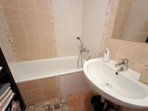 Un baño de Apartmán v balkónom do vnútrobloku