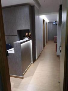 Kuchyň nebo kuchyňský kout v ubytování New Mong Kok Guest House