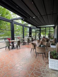 Restaurace v ubytování Krokodil hotel & bar