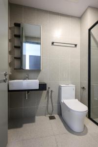 Ένα μπάνιο στο 22 Macalisterz by Nexx Field