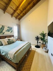 Ένα ή περισσότερα κρεβάτια σε δωμάτιο στο IBE 402 Penthouse with Pool Garden Breeze Dominicus +13 φωτογραφίες