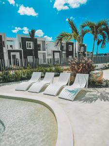 Πισίνα στο ή κοντά στο IBE 402 Penthouse with Pool Garden Breeze Dominicus