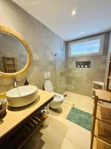 Ένα μπάνιο στο IBE 402 Penthouse with Pool Garden Breeze Dominicus