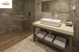 Phòng tắm tại Empire Hotel İstanbul +43 ảnh