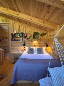 Postel nebo postele na pokoji v ubytování Hotel Borjomi Verde