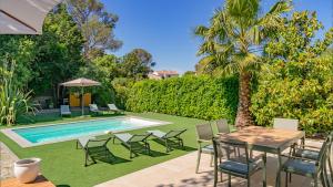 Πισίνα στο ή κοντά στο Provenzalische Villa mit Pool & Garten - Villa du Vallon by Sur la mer