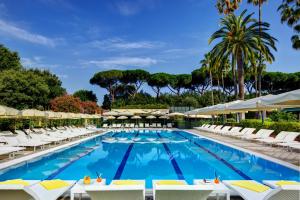 Bazén v ubytovaní Parco dei Principi Grand Hotel & SPA alebo v jeho blízkosti