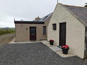 Το κτήριο όπου στεγάζεται  η παραθεριστική κατοικία