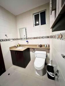 Ένα μπάνιο στο Hab Privada Samborondon SECTOR UESS +7 φωτογραφίες