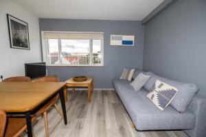 Posezení v ubytování Great downtown apartment with beautiful view