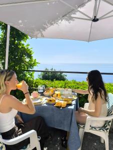 Gallery image of Gli Orti sul mare 1 Vista mare in Bordighera