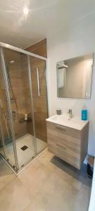 Bilik mandi di Le Little Cosy calme et confort