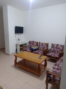 Μια τηλεόραση ή/και κέντρο ψυχαγωγίας στο Al Martini Building Number 11