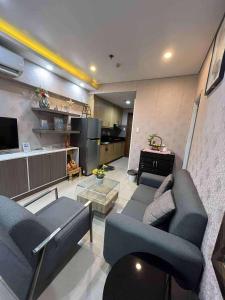 Nhà bếp/bếp nhỏ tại Staycation Near Mall of Asia