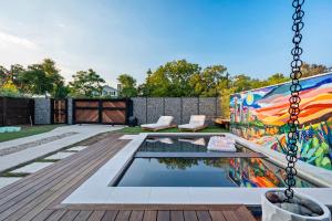 Kolam renang di atau dekat dengan Bach & Bubbly House - 5BR, Pool, Gym & Glam Room