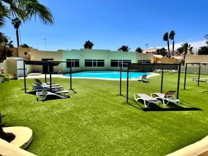 Bazén v ubytování Holiday Bungalow Costa Calma nebo v jeho okolí